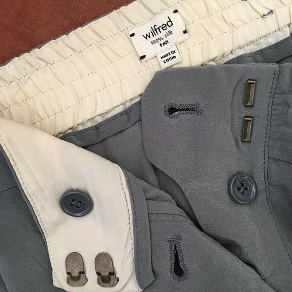 100% silk cropped pants - Wilfred (Aritzia) - Picture 3 of 4